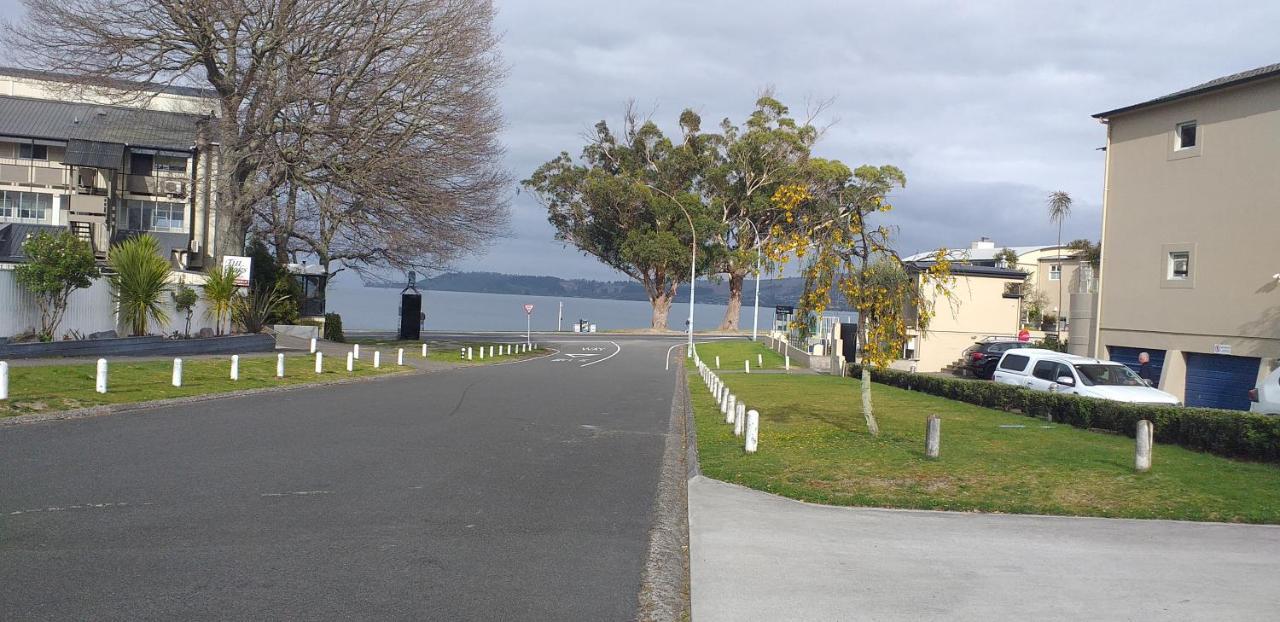 Apartment Twelve Lago Lago Taupo Exterior foto